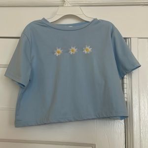 Short sleeve cropped t shirt , size M , EUC